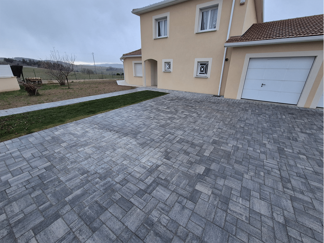 Revêtement en dalles grès cérame grand format